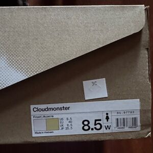 Cloudmonster Women’s Athletic Shoes — Frost/Acacia 8.5